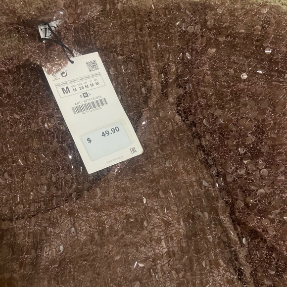 Beautiful blouse unfortunately didn’t fit me :( - Picture 2 of 5